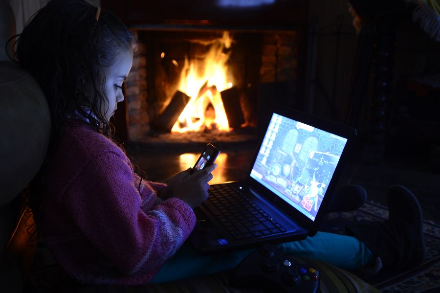 El eterno femenino de una imaginativa pintora