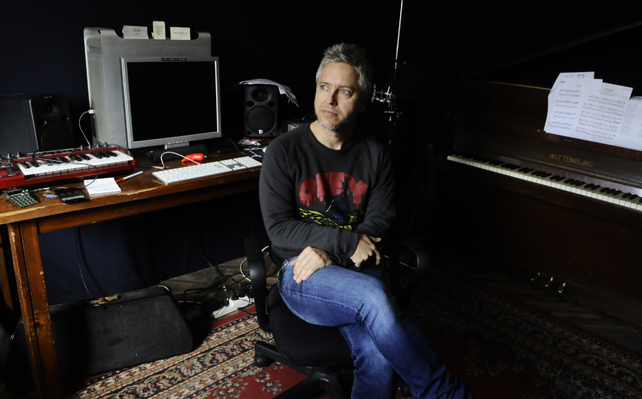 El eterno femenino de una imaginativa pintora