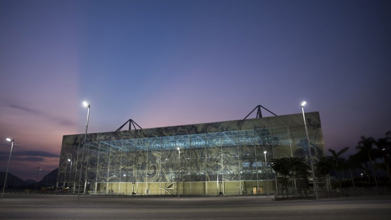 El eterno femenino de una imaginativa pintora