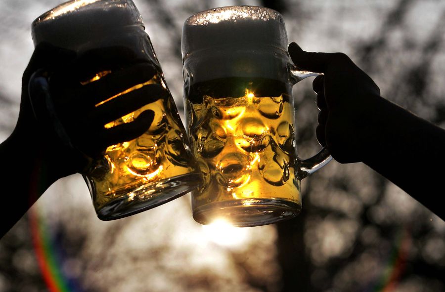 El eterno femenino de una imaginativa pintora