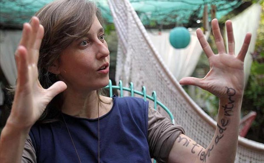 El eterno femenino de una imaginativa pintora