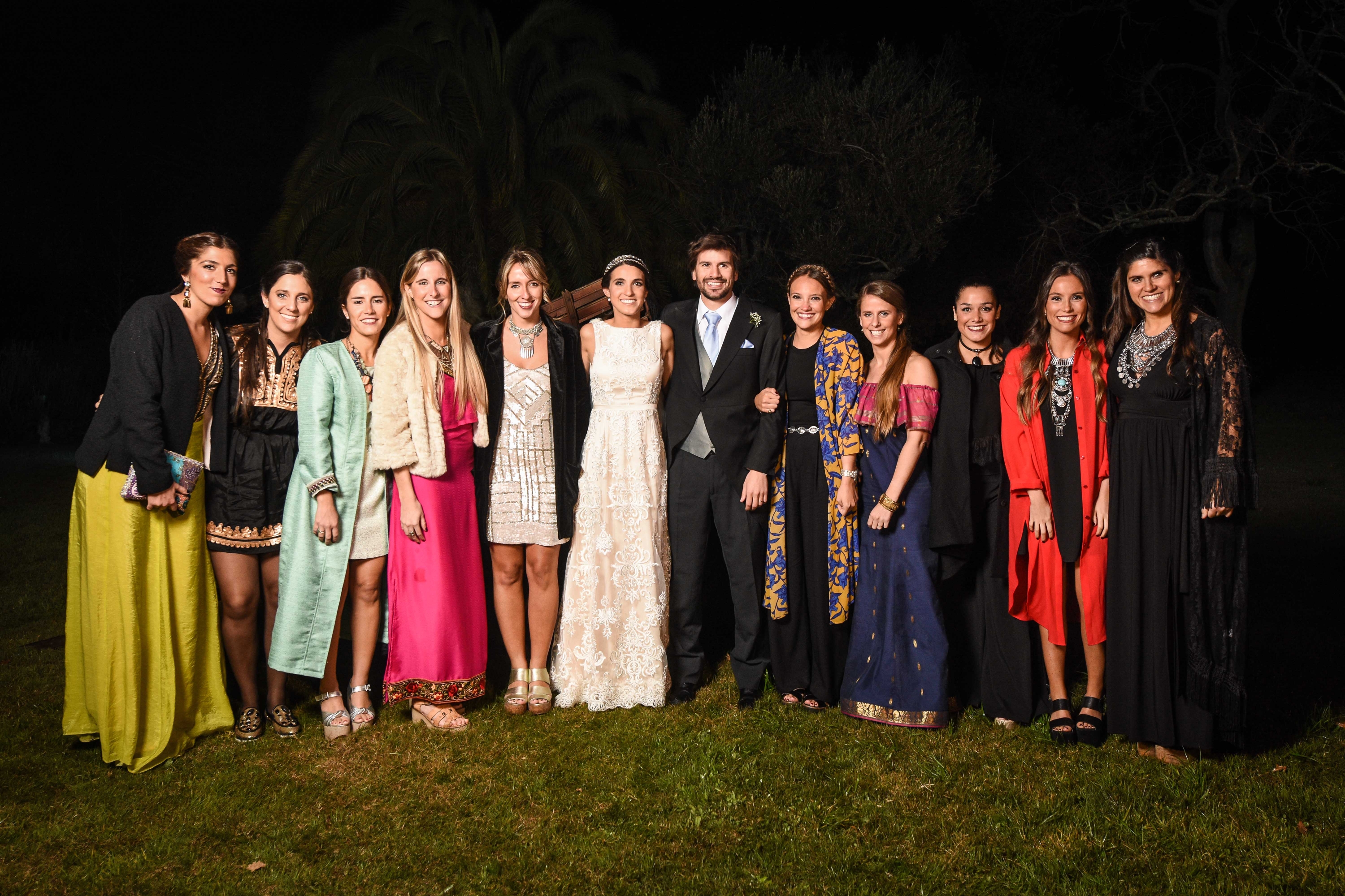 María Noel Bellenda, Andrea Contatore, Magdalena Muzio, Victoria Chalela, Andreina Martínez, María Noel Pelayo, Nicolás García Pintos, Federica Cavestany, Viviana Martino, María Eugenia Risso, Bárbara García, Pía López. Foto: LR PRODUCCIONES.