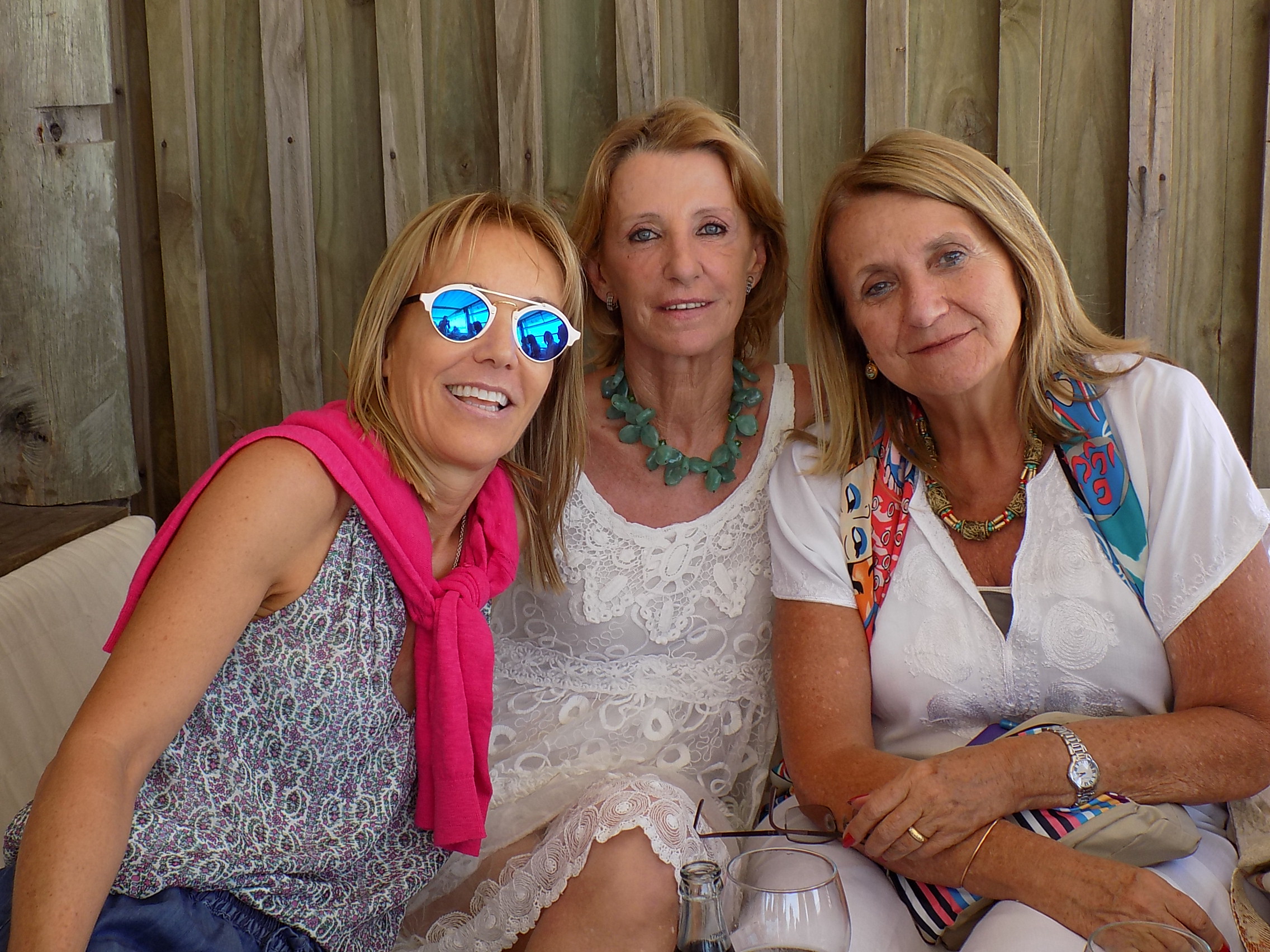 Alejandra Marino, Isa Zungri, Ania Saráchaga.