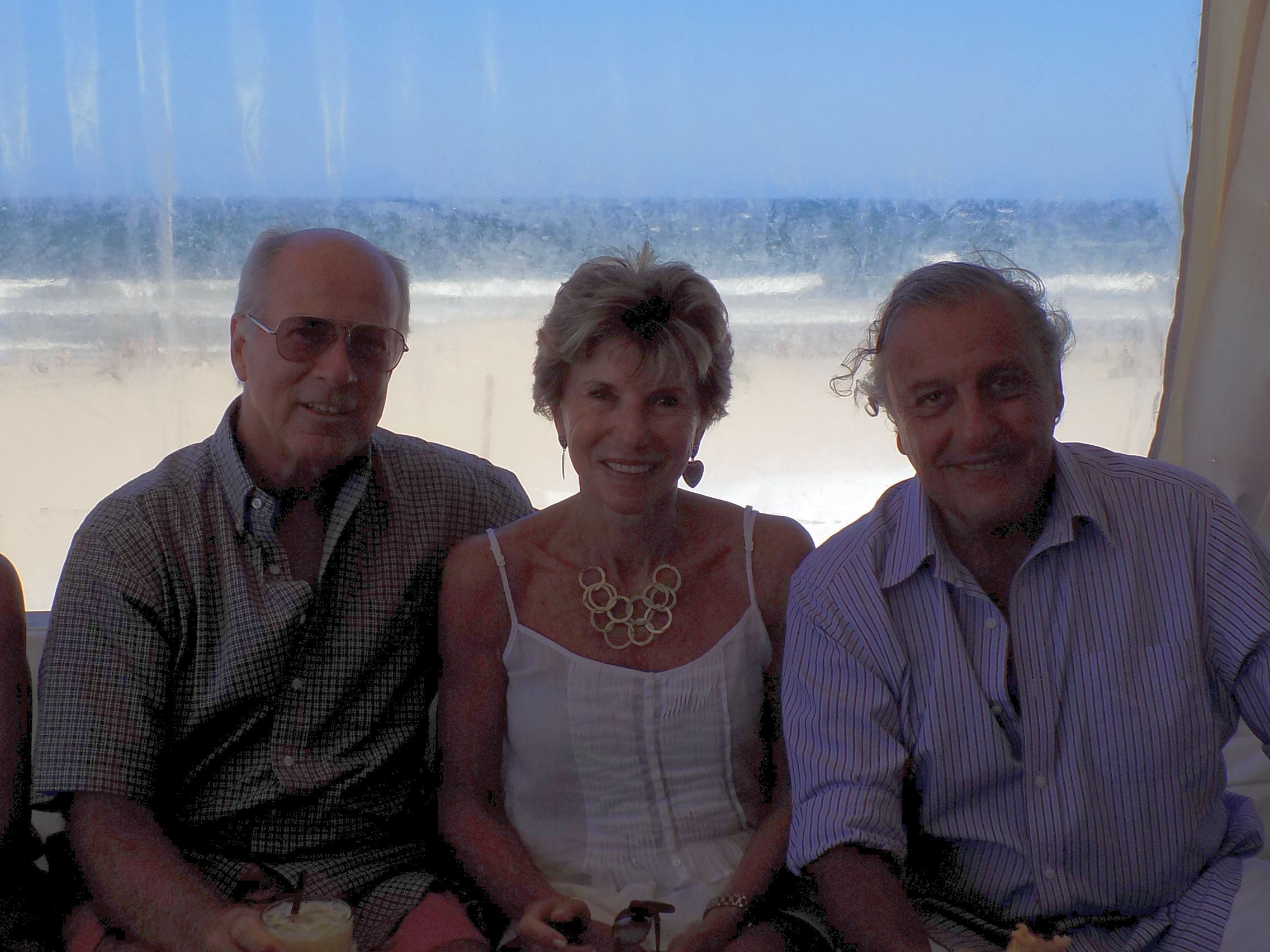 Luis Benvenuto, Ángela Goetz, Juan Cornejo.