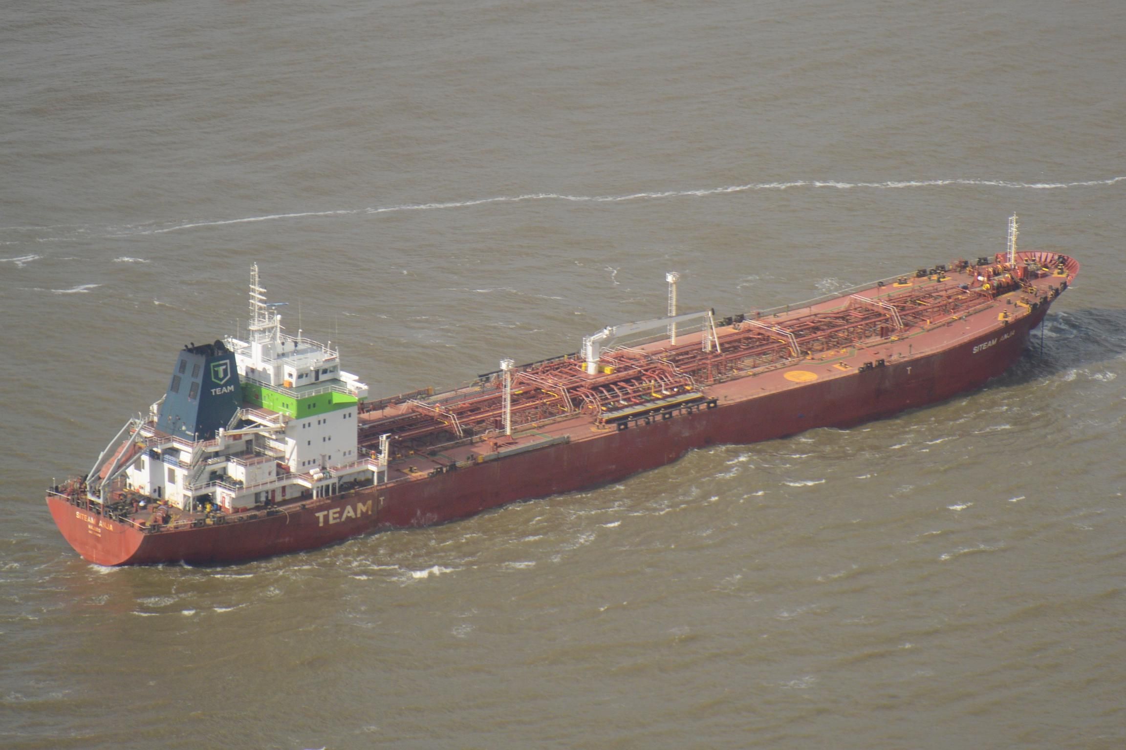 Carguero encalló frente a Punta del Este. Foto: Ricardo Figueredo