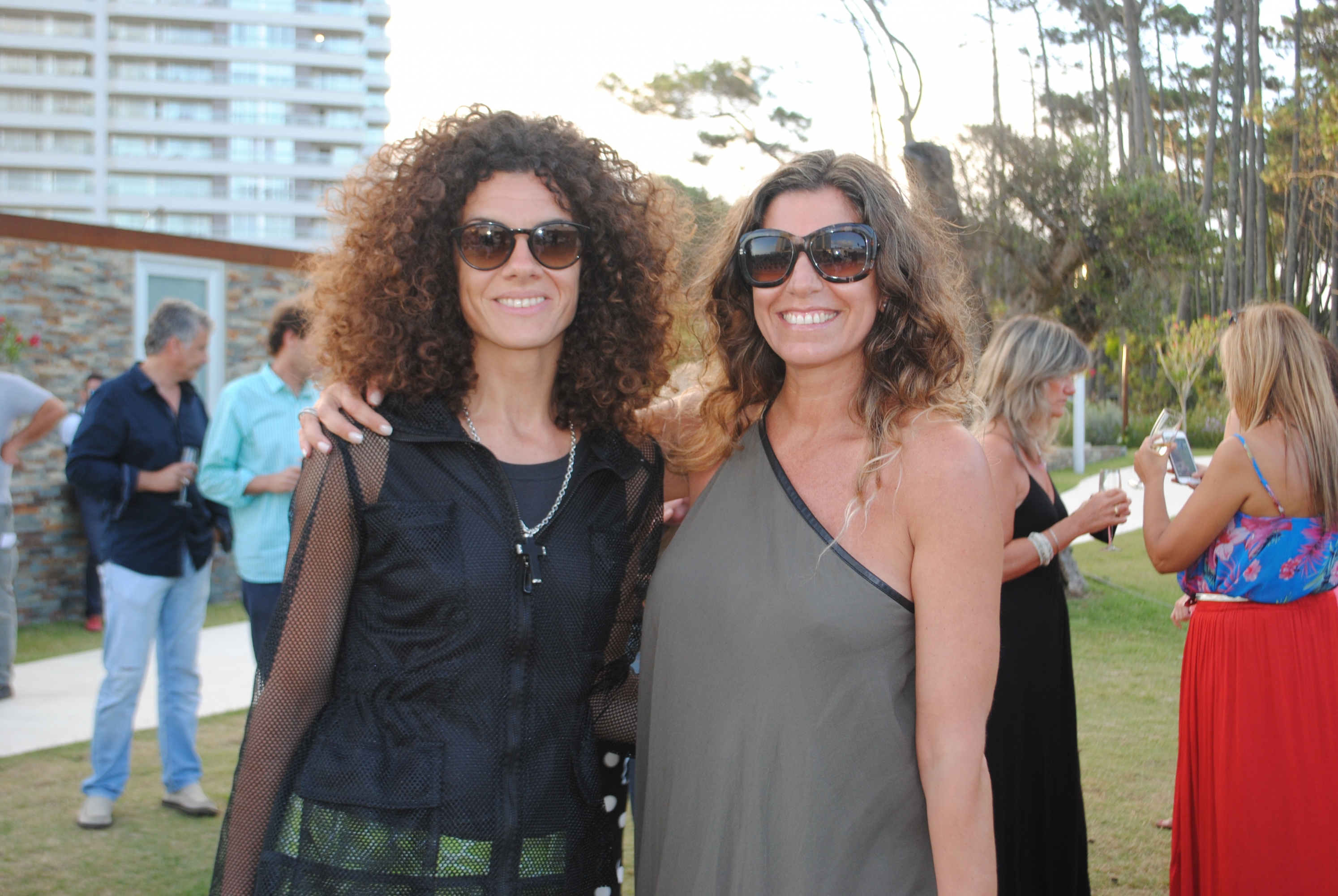 Natalia Mendez, Paula Rossi.