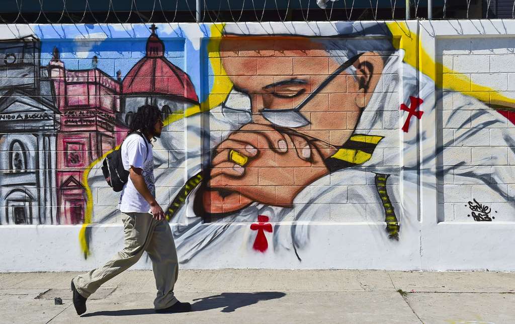 El eterno femenino de una imaginativa pintora