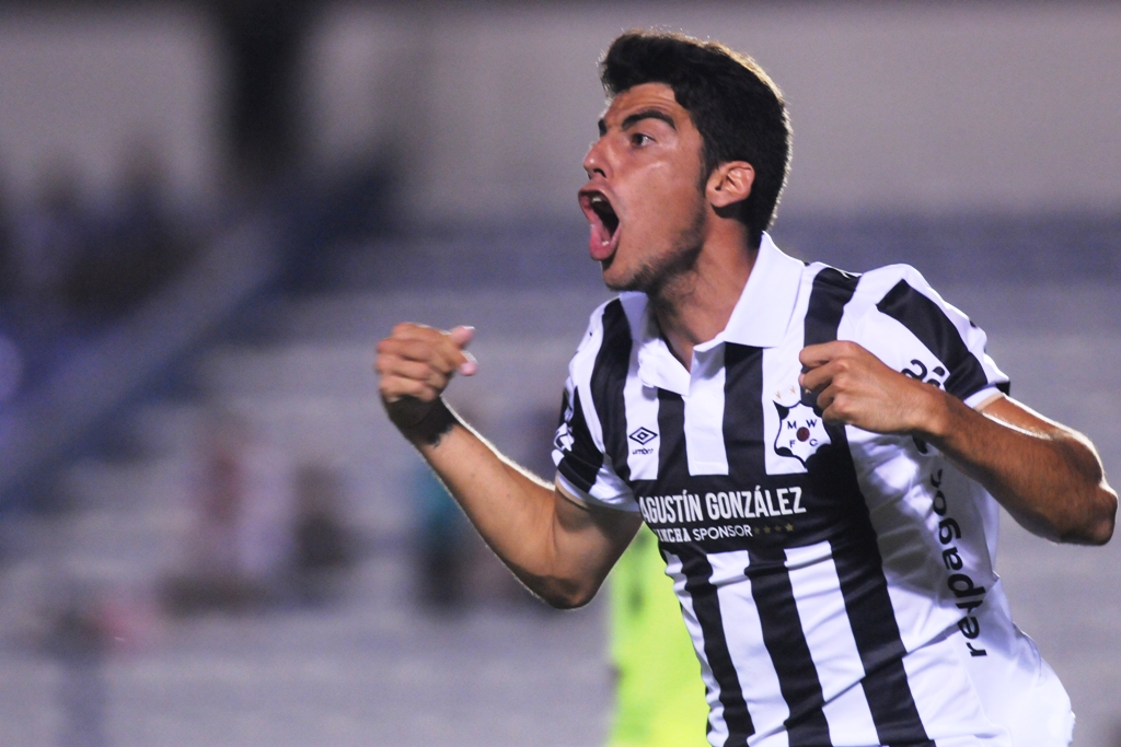 Gastón Rodríguez festeja en Wanderers-Zamora. Foto: Francisco Flores.