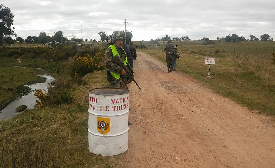 Militares reforzaron la frontera con Brasil. Foto: Néstor Araujo.