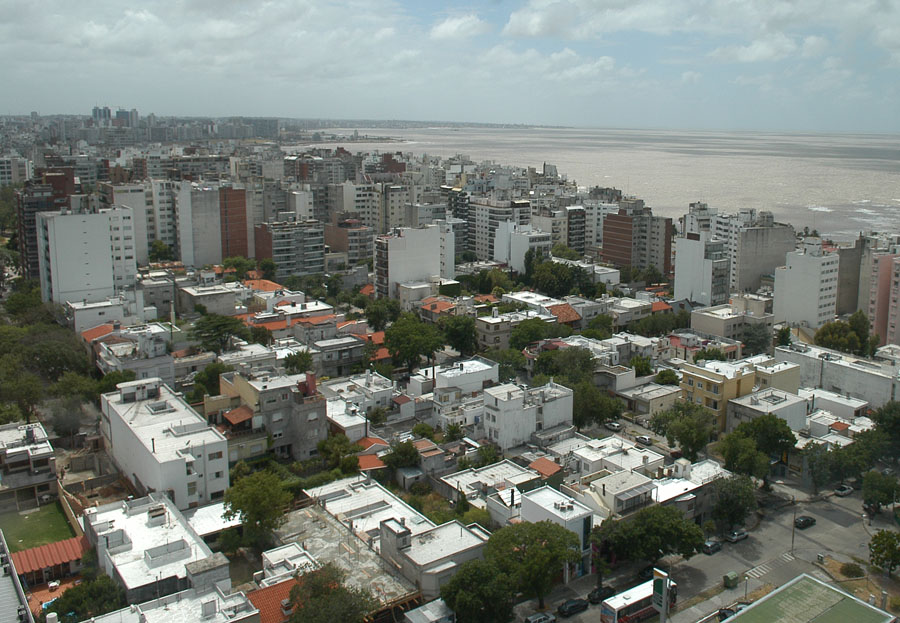 El eterno femenino de una imaginativa pintora