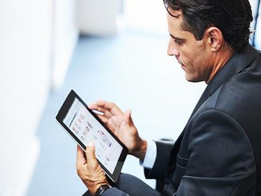 El eterno femenino de una imaginativa pintora