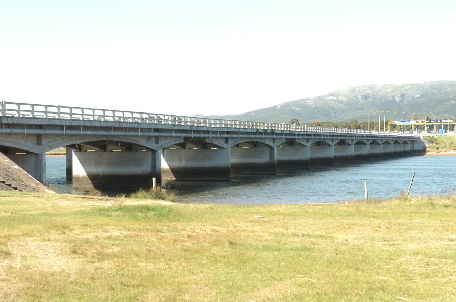 El eterno femenino de una imaginativa pintora