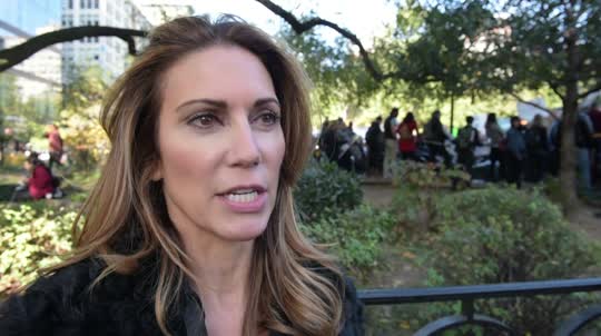 Protestas se extienden y Trump baja el tono de su discurso