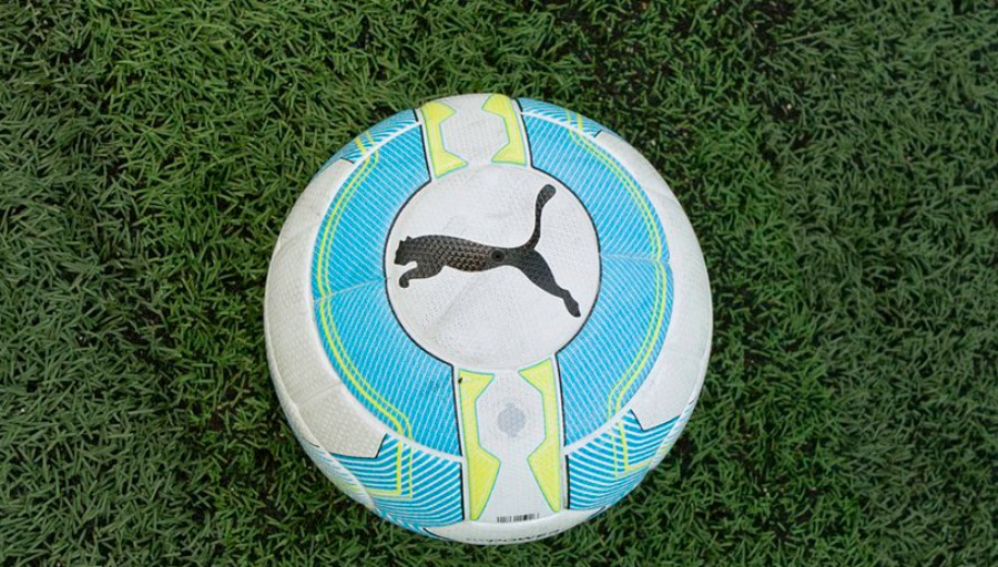 El eterno femenino de una imaginativa pintora