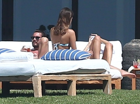 El eterno femenino de una imaginativa pintora