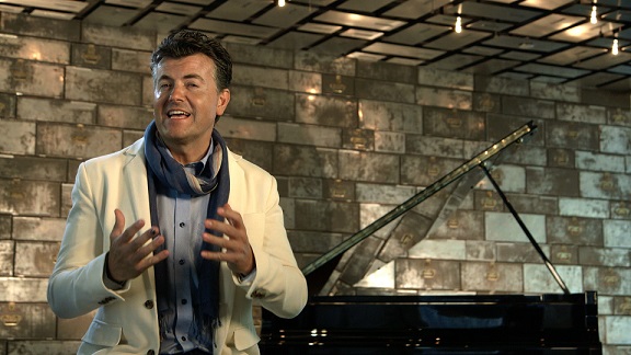 El eterno femenino de una imaginativa pintora