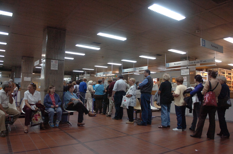 El eterno femenino de una imaginativa pintora