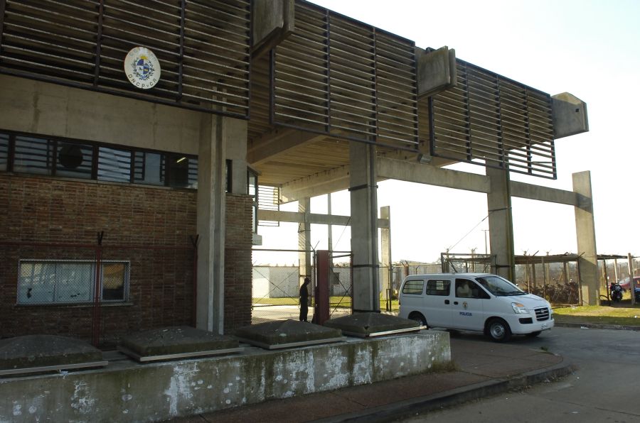 El eterno femenino de una imaginativa pintora