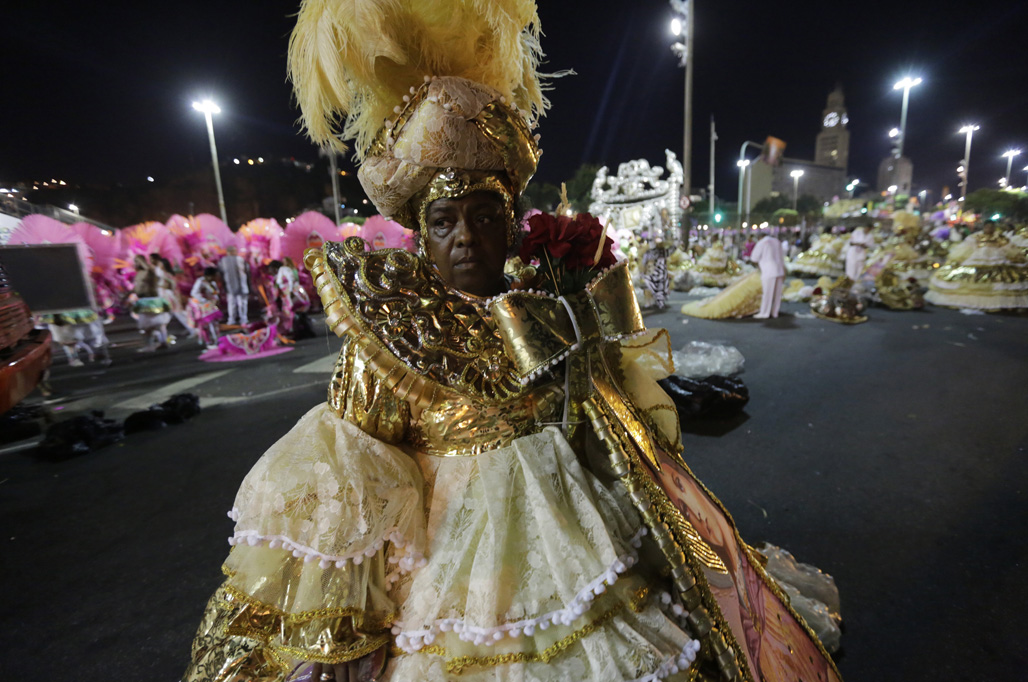 Marcia Galvao de Mangueira espera para su desfile. Foto: AFP