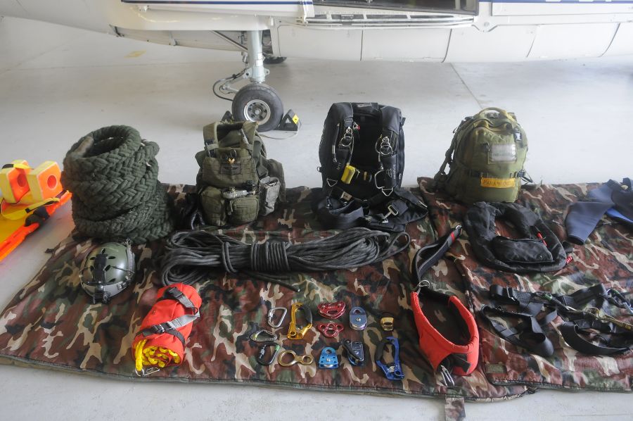 Grupo de rescatistas de la Fuerza Aérea Uruguaya. Foto: Ariel Colmegna