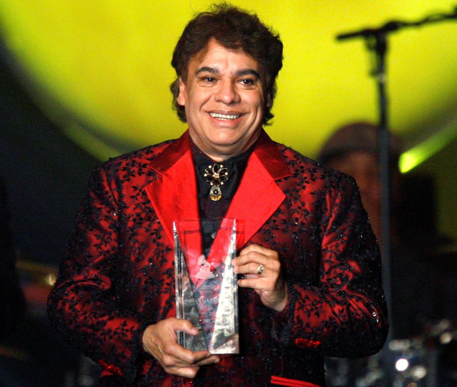 El eterno femenino de una imaginativa pintora