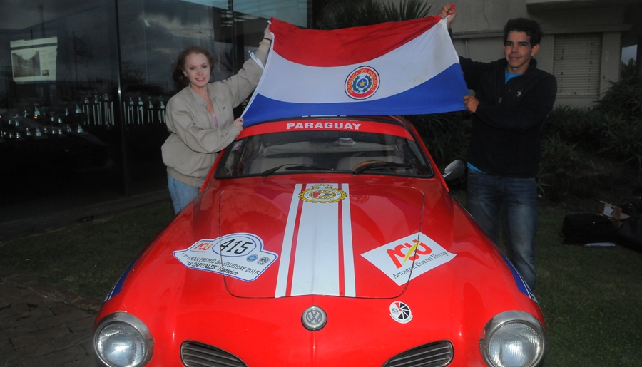 El eterno femenino de una imaginativa pintora