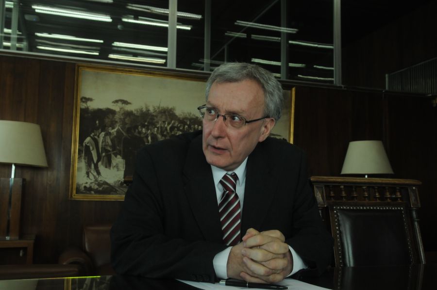 El eterno femenino de una imaginativa pintora