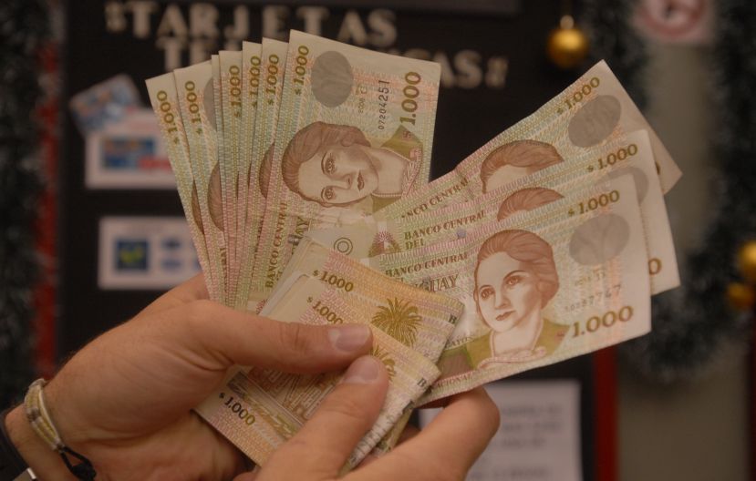 El eterno femenino de una imaginativa pintora