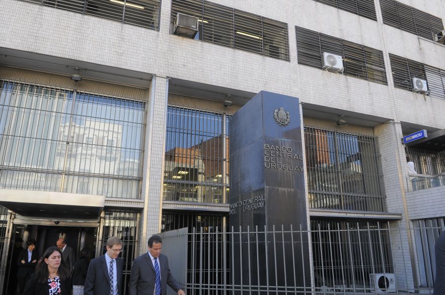 El eterno femenino de una imaginativa pintora