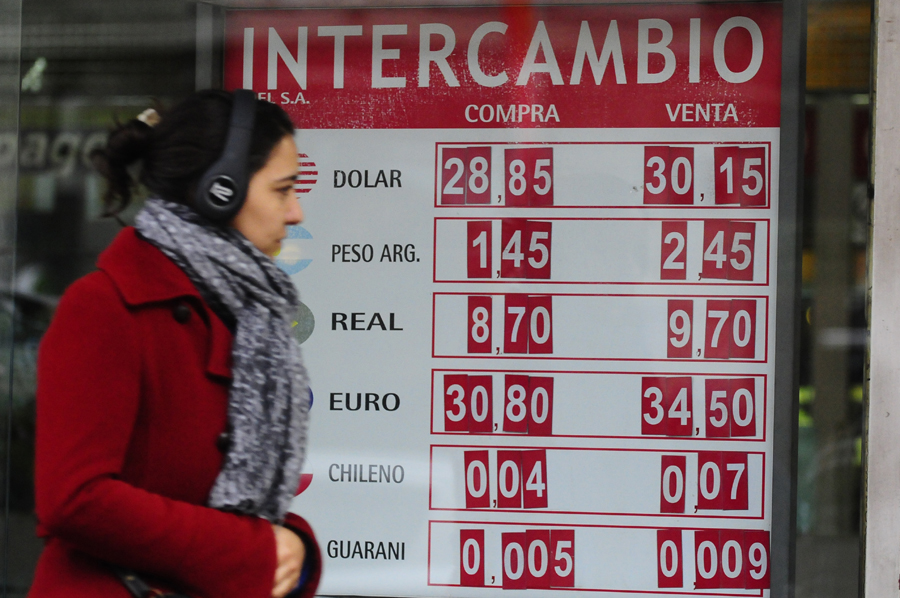 El eterno femenino de una imaginativa pintora