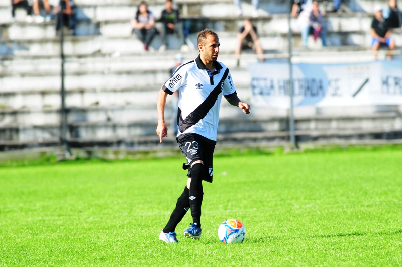 El eterno femenino de una imaginativa pintora