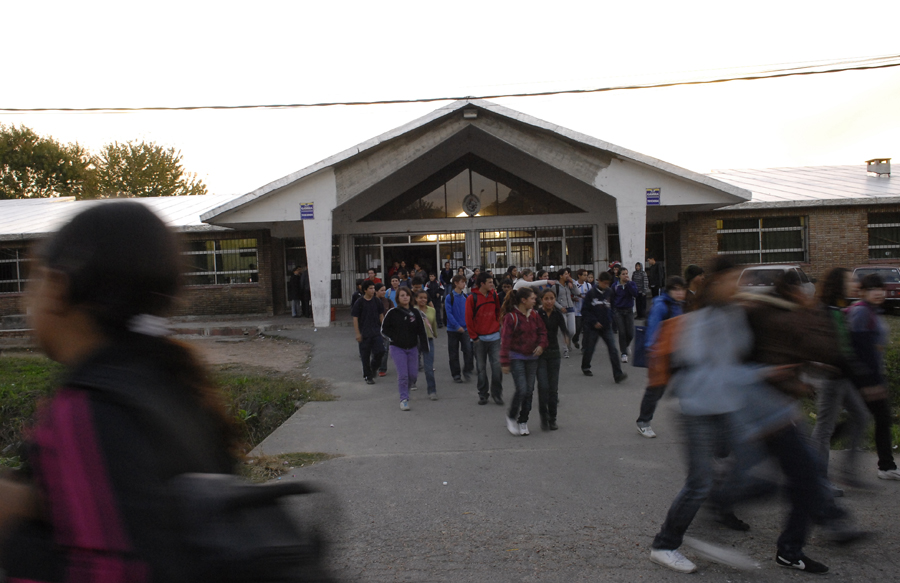 El eterno femenino de una imaginativa pintora
