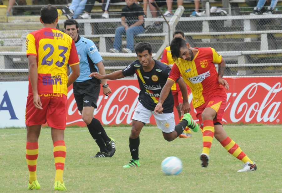 El eterno femenino de una imaginativa pintora