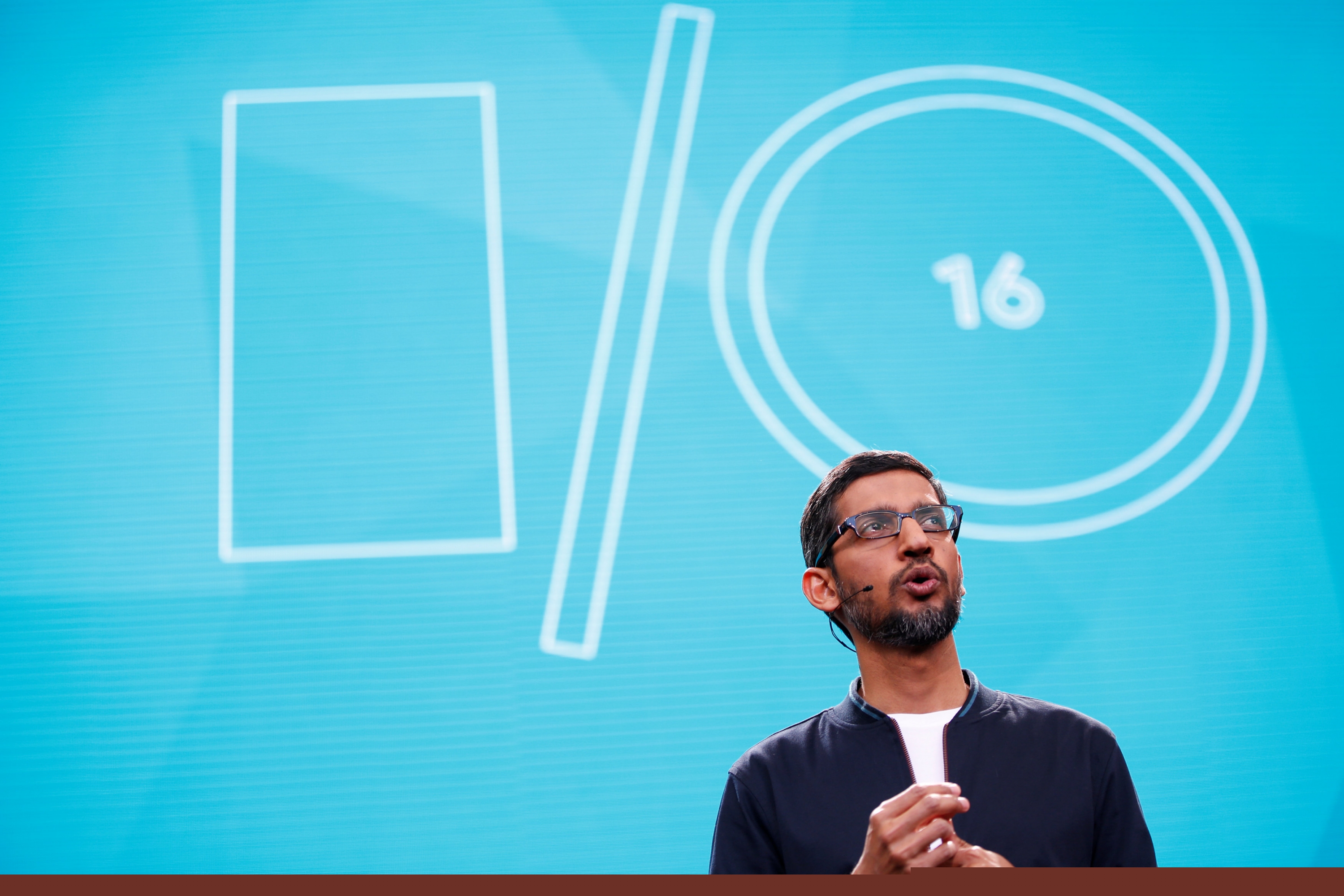 El eterno femenino de una imaginativa pintora