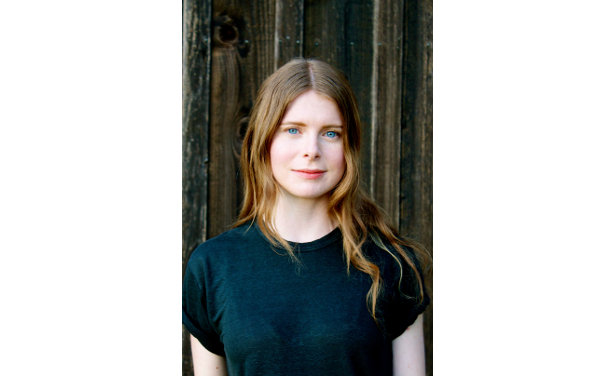 El eterno femenino de una imaginativa pintora