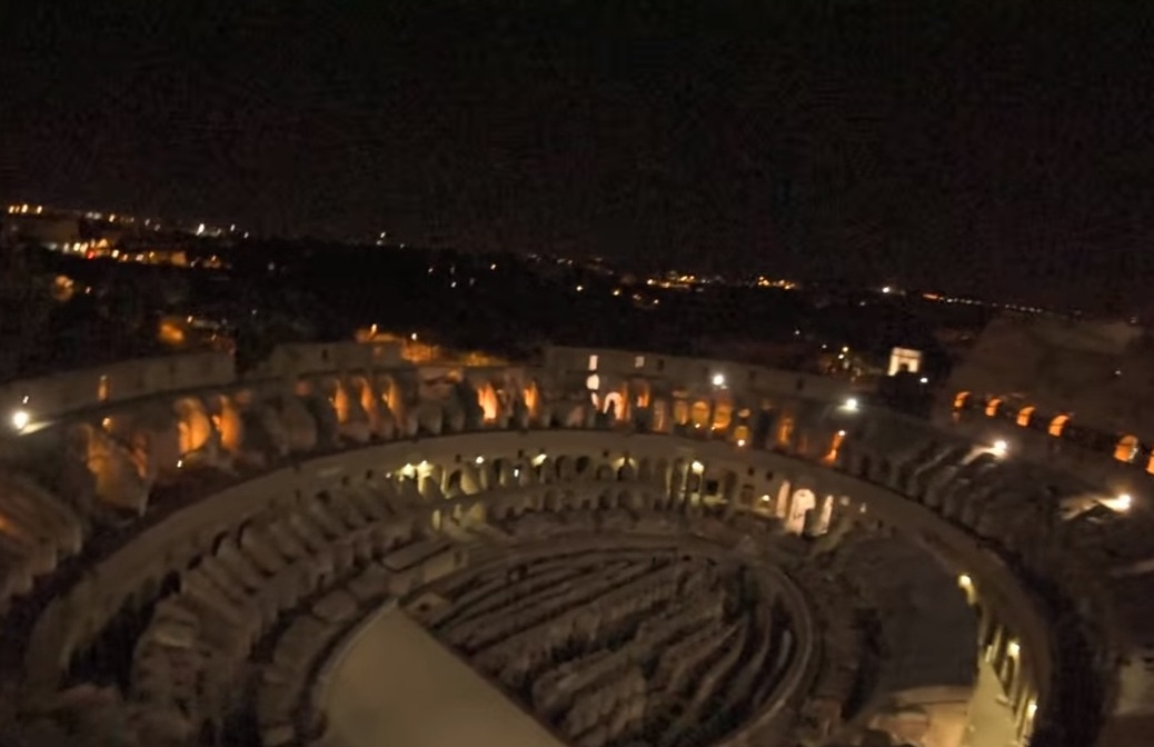 Coliseo de Roma  de noche. Foto: Captura de pantalla