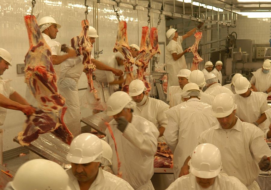 El eterno femenino de una imaginativa pintora