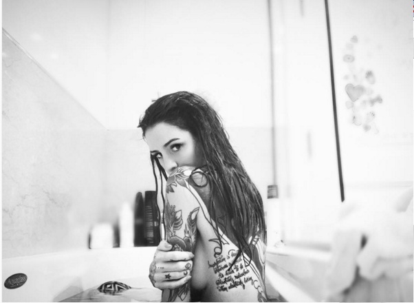 El eterno femenino de una imaginativa pintora