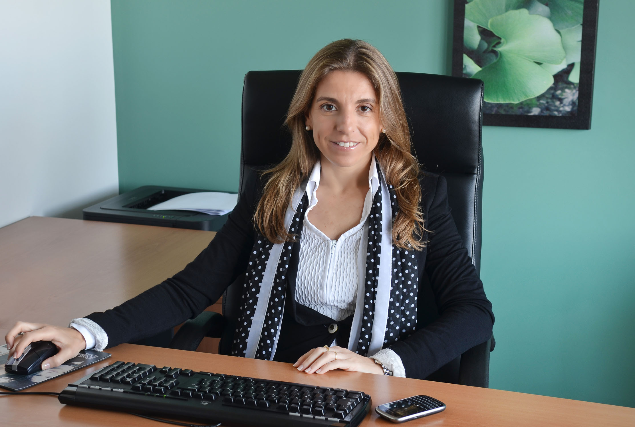 El eterno femenino de una imaginativa pintora