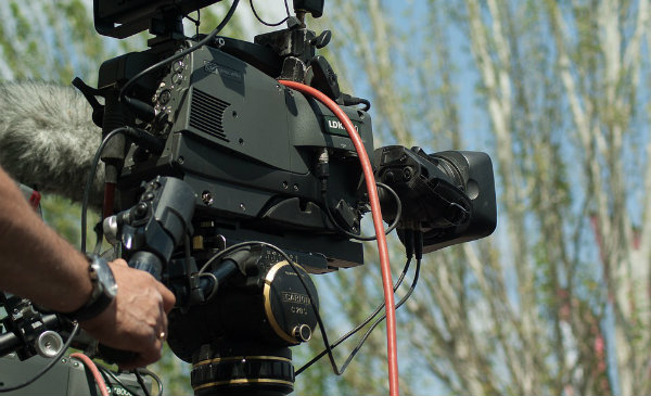 El eterno femenino de una imaginativa pintora