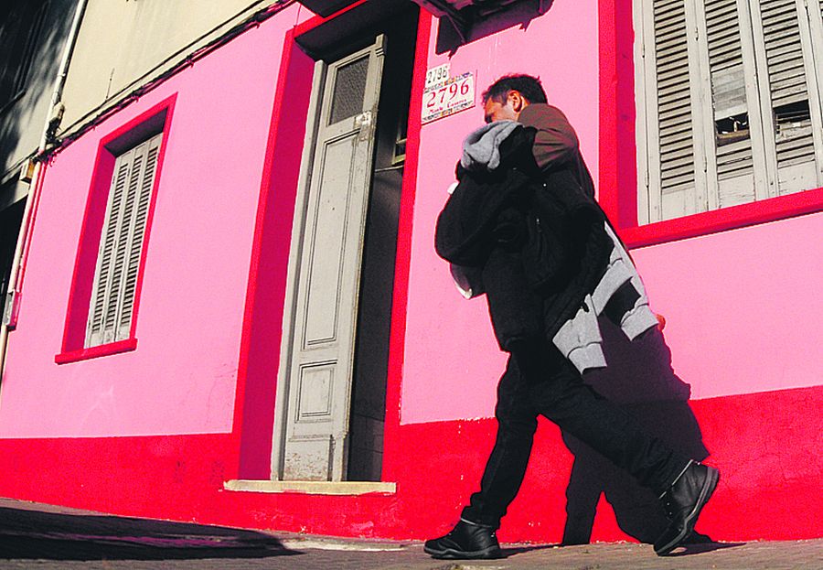 El eterno femenino de una imaginativa pintora