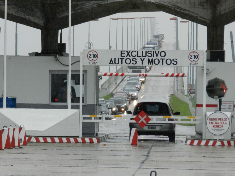 El eterno femenino de una imaginativa pintora