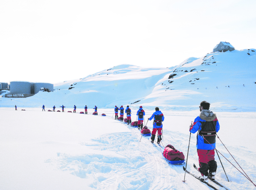 El eterno femenino de una imaginativa pintora