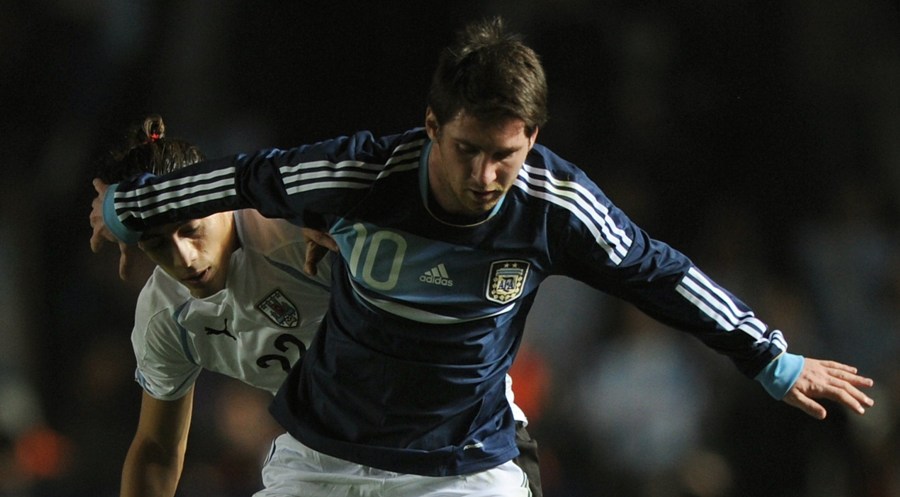 El eterno femenino de una imaginativa pintora