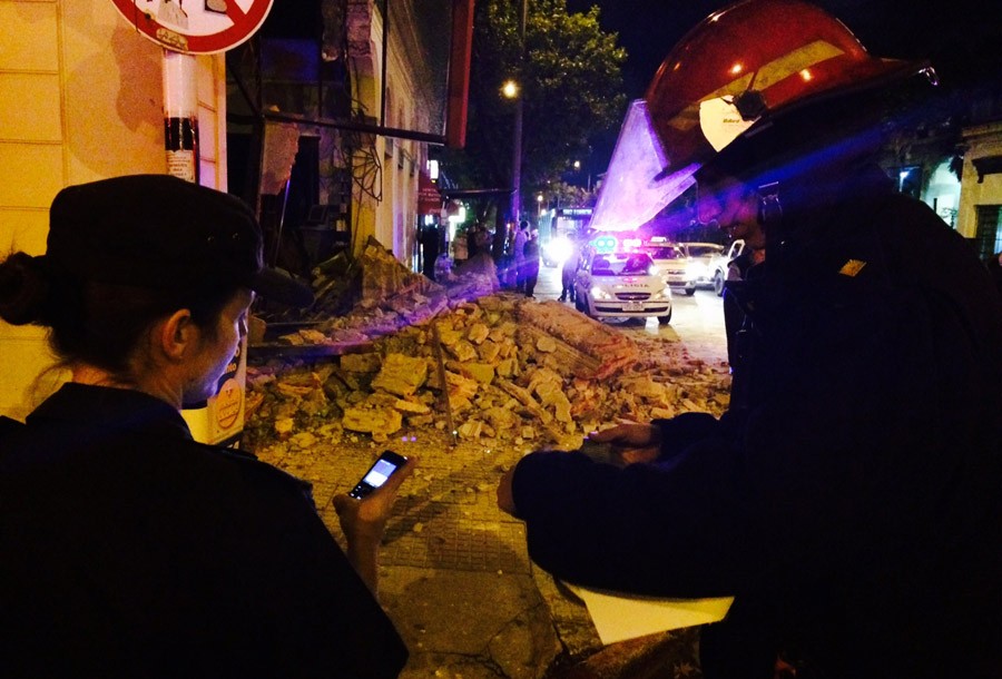 Derrumbe farmacia Atahualpa. Foto: Gabriel Rodríguez