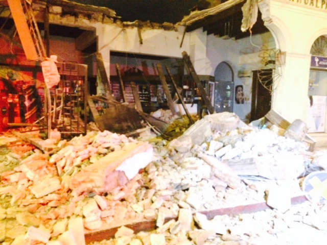 Derrumbe de la farmacia Atahualpa. Foto: Gabriel Rodríguez