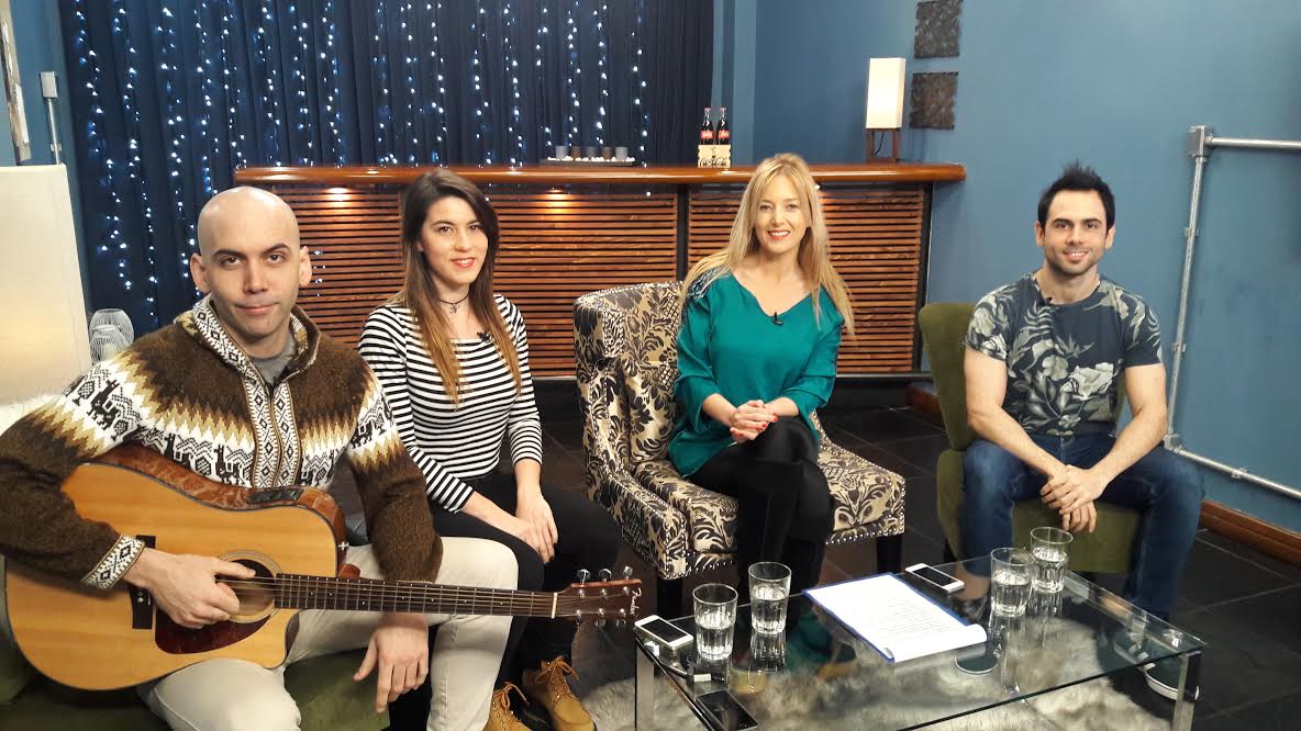 Mano Arriba en Tv Show.