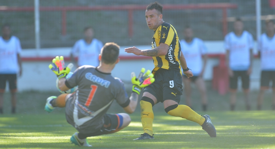 El eterno femenino de una imaginativa pintora