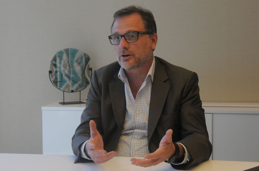 El eterno femenino de una imaginativa pintora