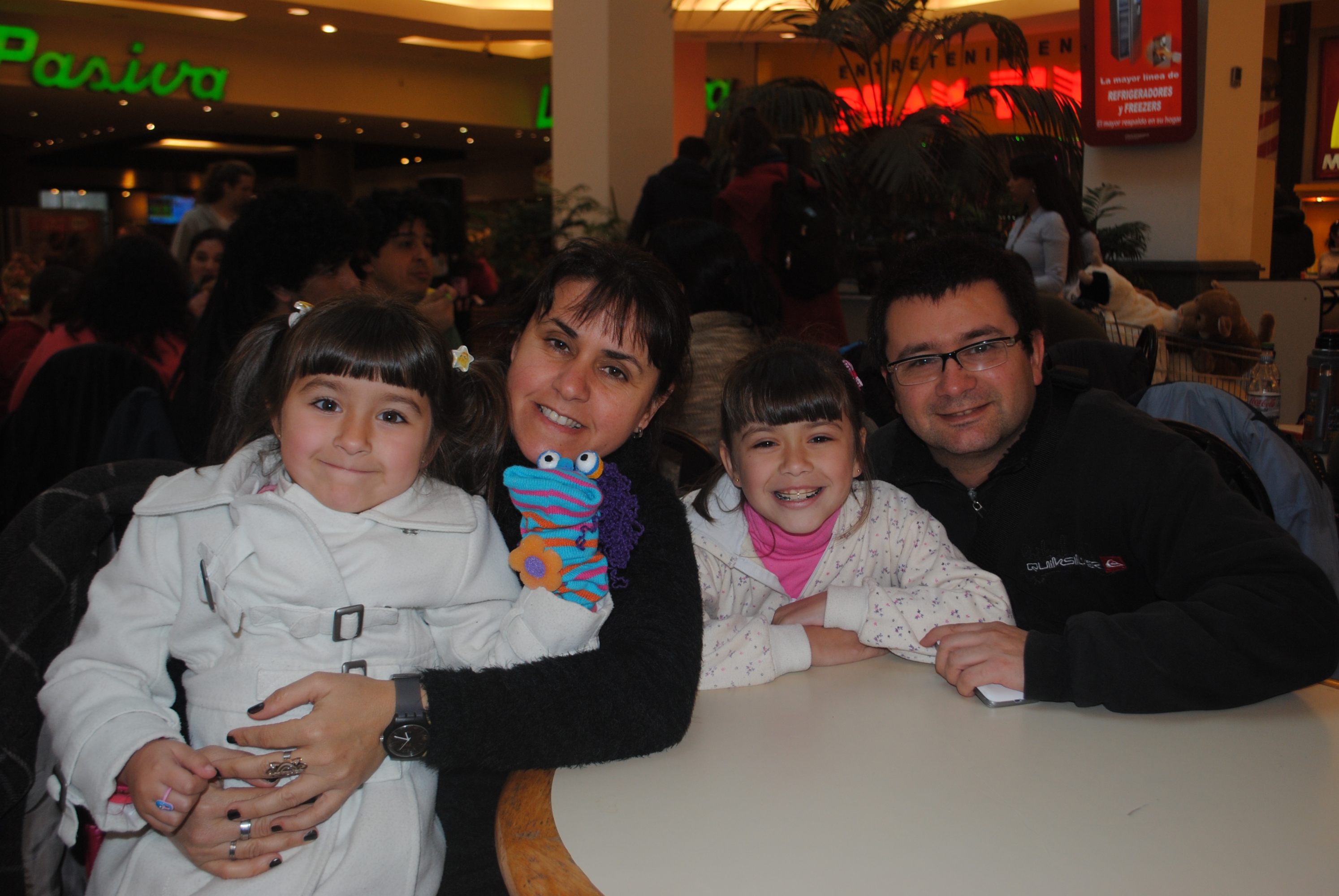 Martina Fernández, Virginia Torrent, Belén y Marcelo Fernández.